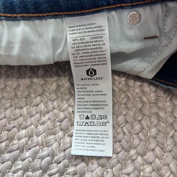 Signature Levi Strauss Hi Rise 5" Shorts Sz 24 - Picture 2 of 4